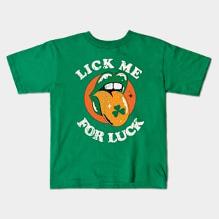 Vintage Lick Me For Luck -Funny St. Pattrick's Day Kids T-Shirt